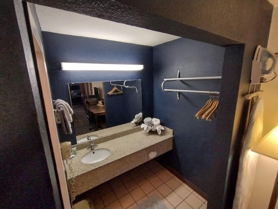 Hotel 2 Queen Beds Hotel Room 126 Wi-Fi Booking Stillwater Extérieur photo